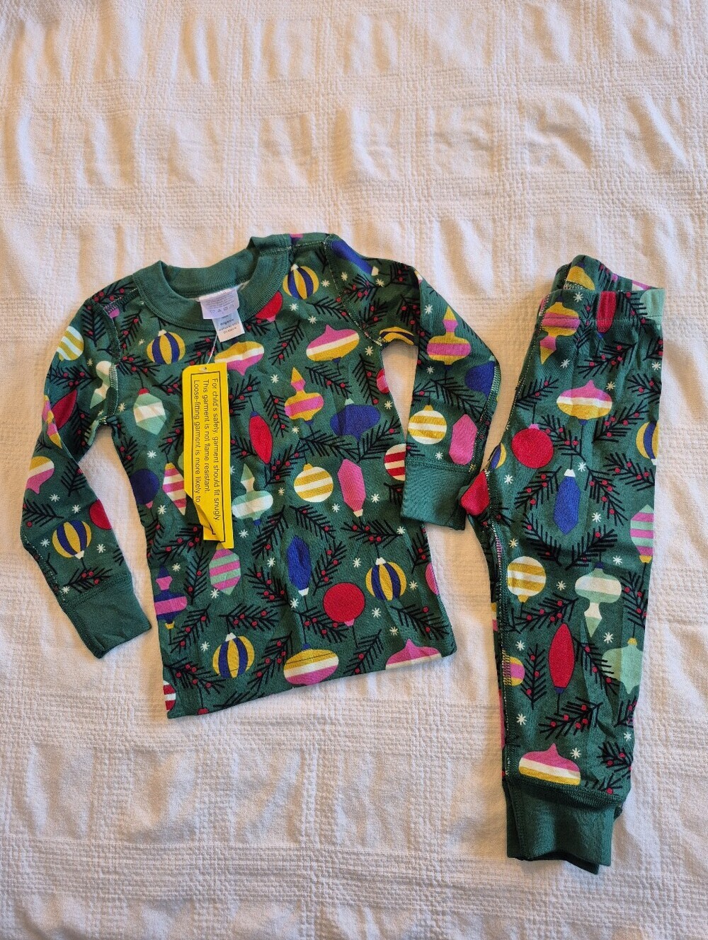 Hanna Andersson girls size 85 or 2T green holiday design pajama set NEW